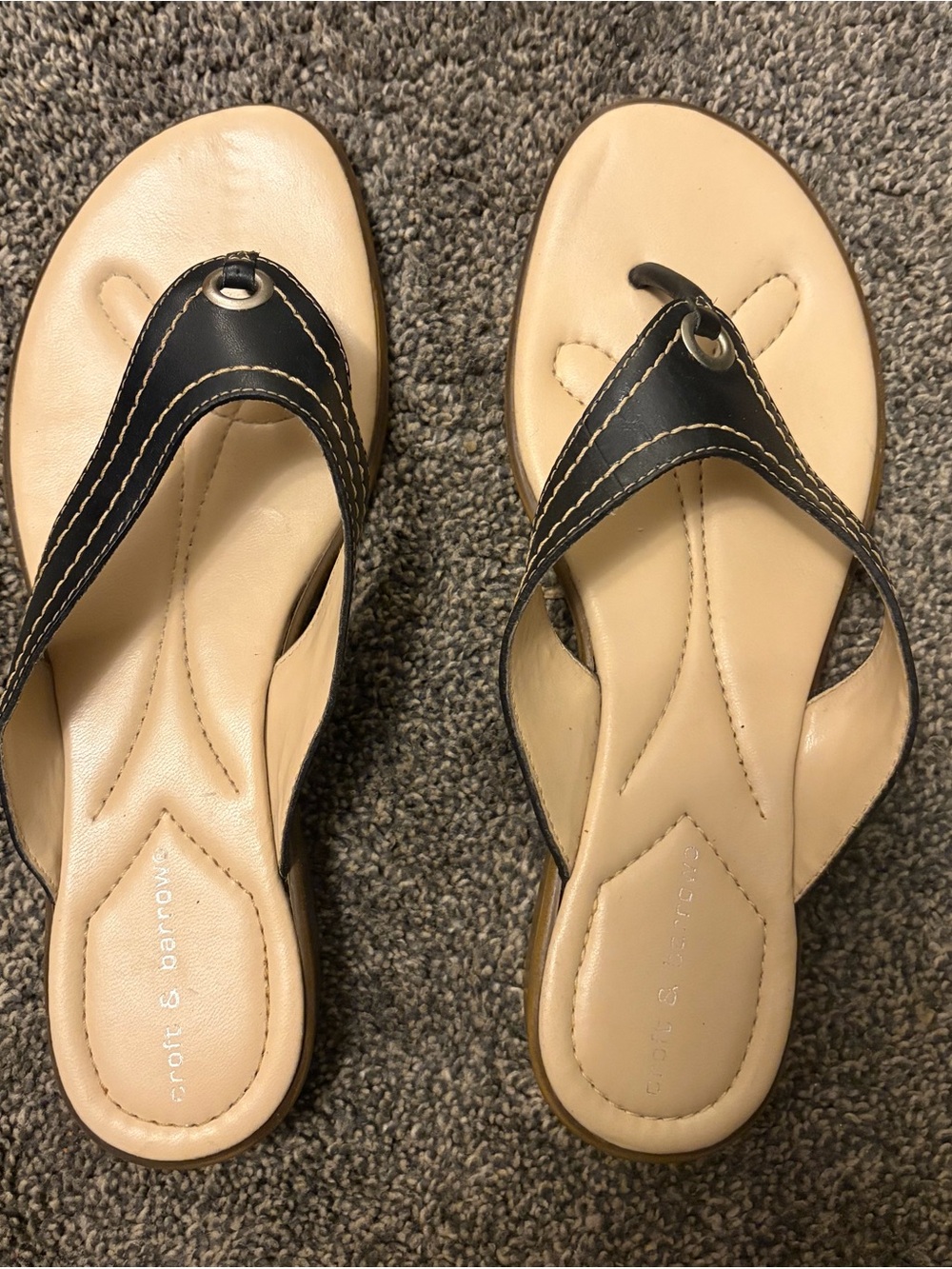 croft & barrow Black and Tan Thong Sandals